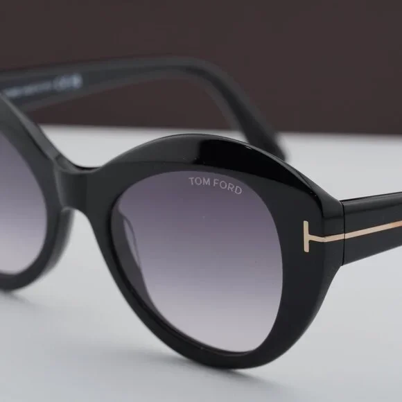 Tom Ford Guinevere FT1084 01B Cat Eye Sunglasses - Black/Smoke